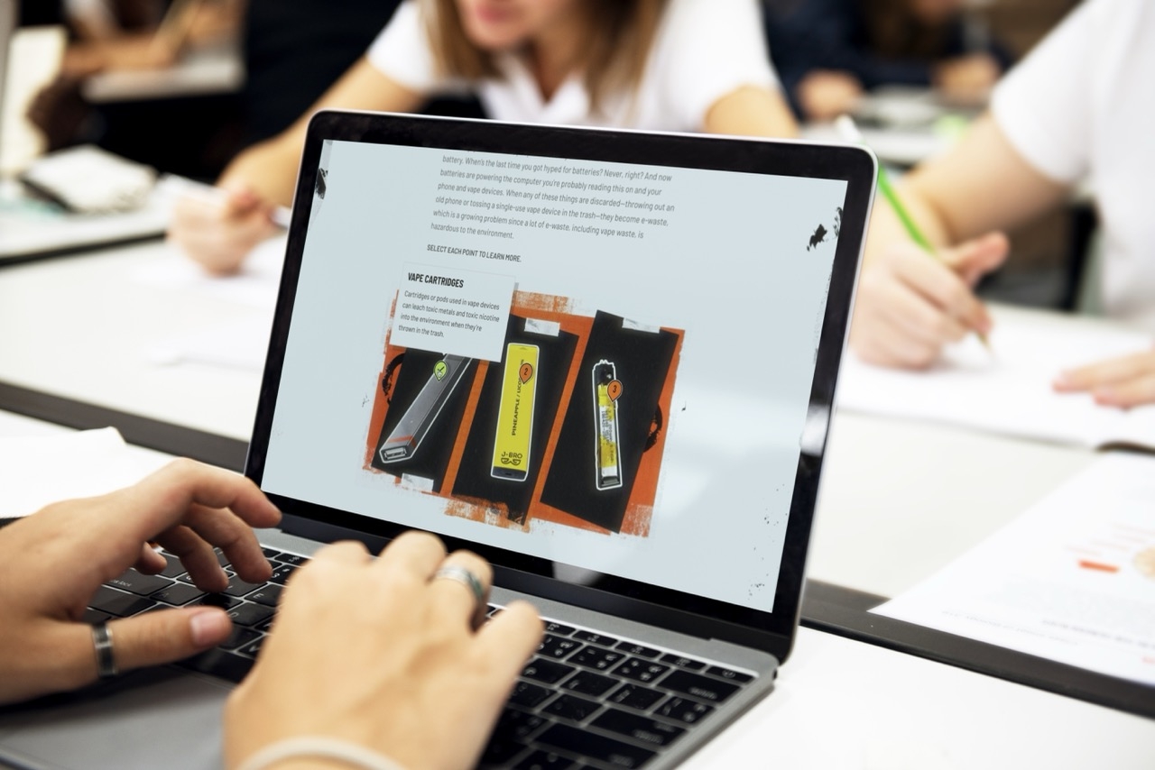 A student using the Vaping: Know the truth curriculum on a laptop